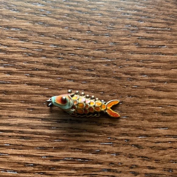 Vintage Chinese Cloisonné Fish Charms – Articulated Enamel Pendants - Picture 9 of 10